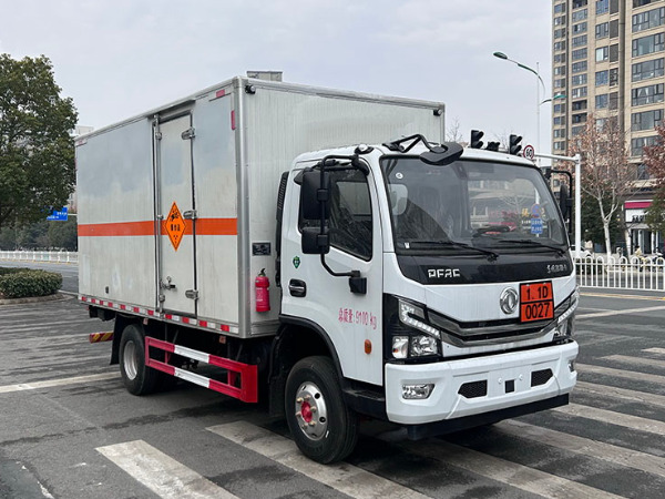 東風5噸爆破器材運輸車